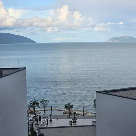 Azure & Pearl, Sea View & For 4 公寓 Vlorë