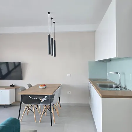 Azure & Pearl, Sea View & For 4