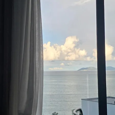 Διαμέρισμα Azure & Pearl, Sea View & For 4 *