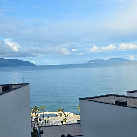 Azure & Pearl, Sea View & For 4