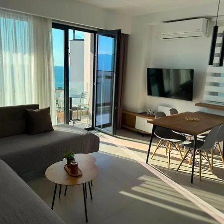 Azure & Pearl, Sea View & For 4